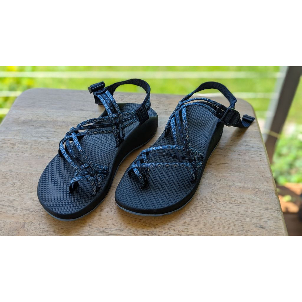 Women's Chaco Sandals Size 9 Black and Blue